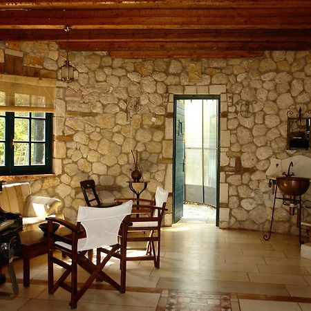 Musician'S Round House & Castello Βίλα Βάτος Εξωτερικό φωτογραφία