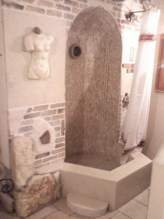 Musician'S Round House & Castello Βίλα Βάτος Δωμάτιο φωτογραφία