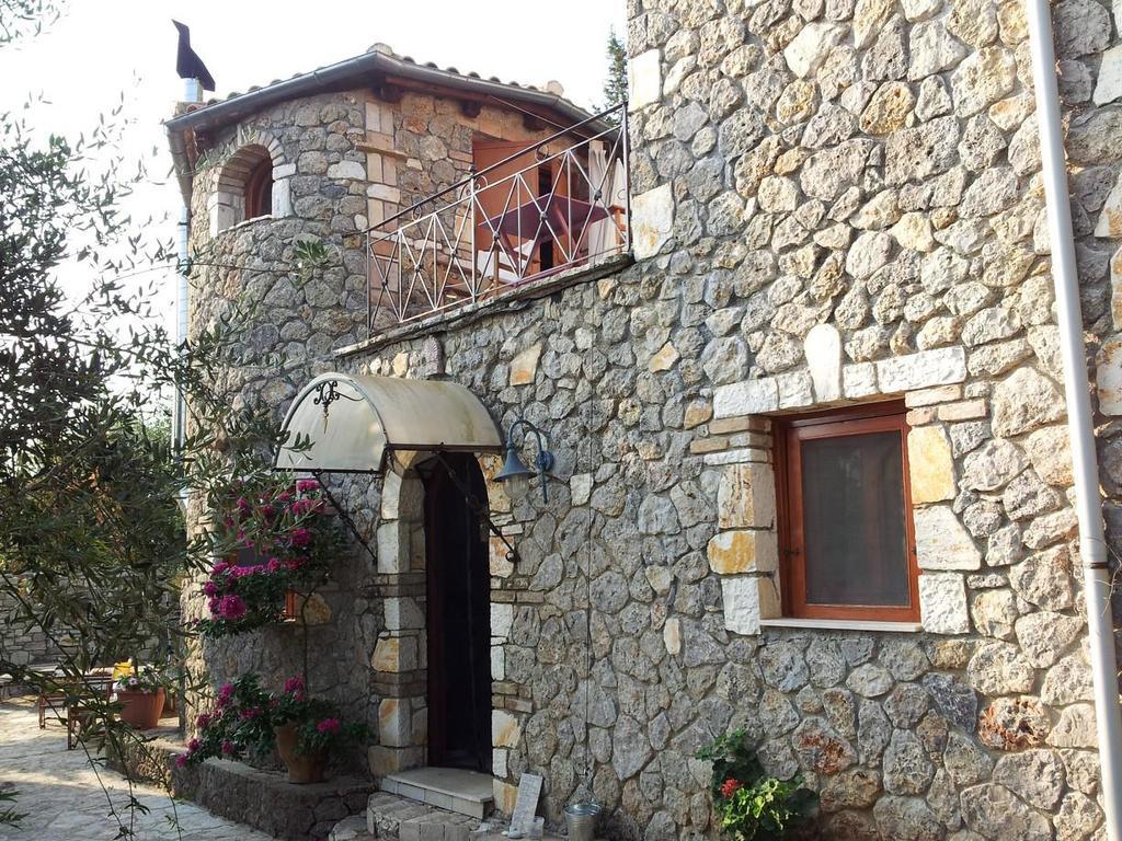 Musician'S Round House & Castello Βίλα Βάτος Δωμάτιο φωτογραφία