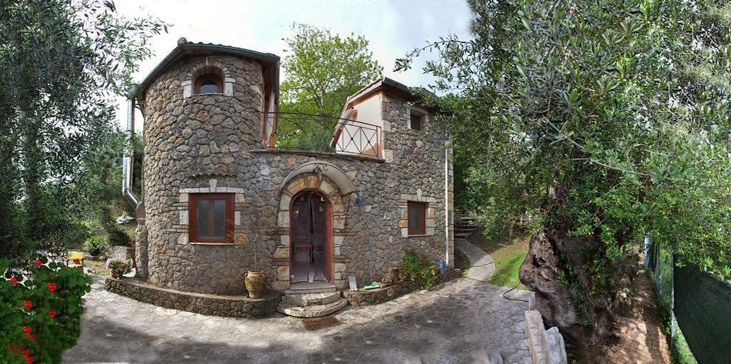 Musician'S Round House & Castello Βίλα Βάτος Δωμάτιο φωτογραφία