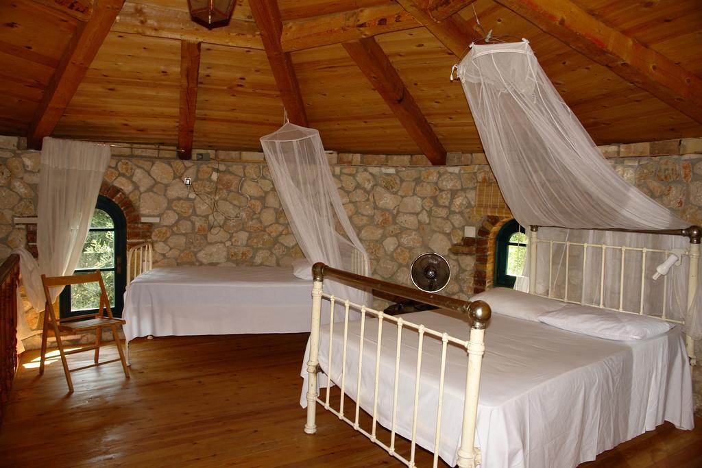 Musician'S Round House & Castello Βίλα Βάτος Εξωτερικό φωτογραφία