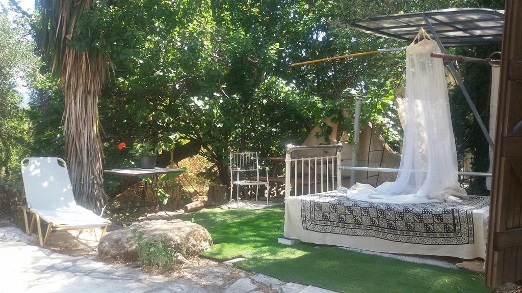 Musician'S Round House & Castello Βίλα Βάτος Εξωτερικό φωτογραφία